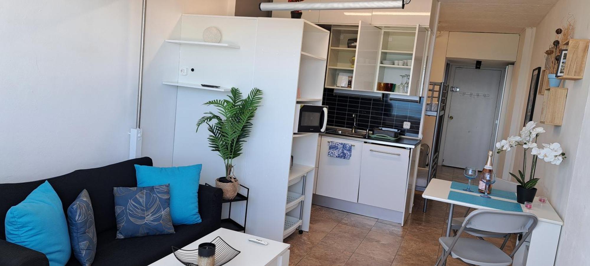 Estudio En Primera Linea De Mar เอมปูเรียบราบา ภายนอก รูปภาพ
